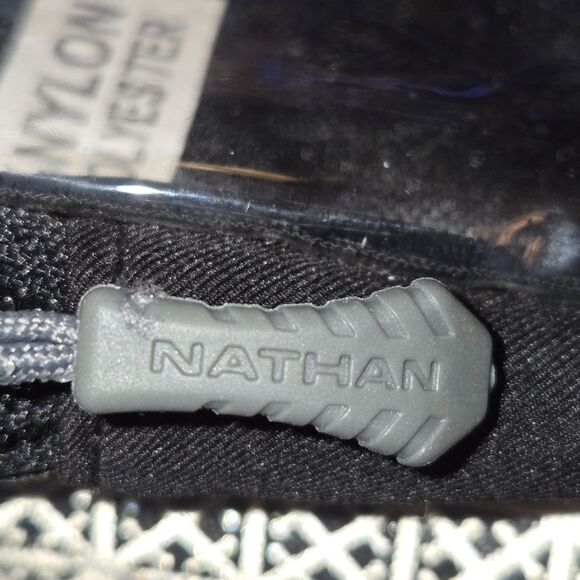 Nathan Speedview + Double-Wall Insulated Handheld 18oz Running Flask /Phone Case - Picture 8 of 9